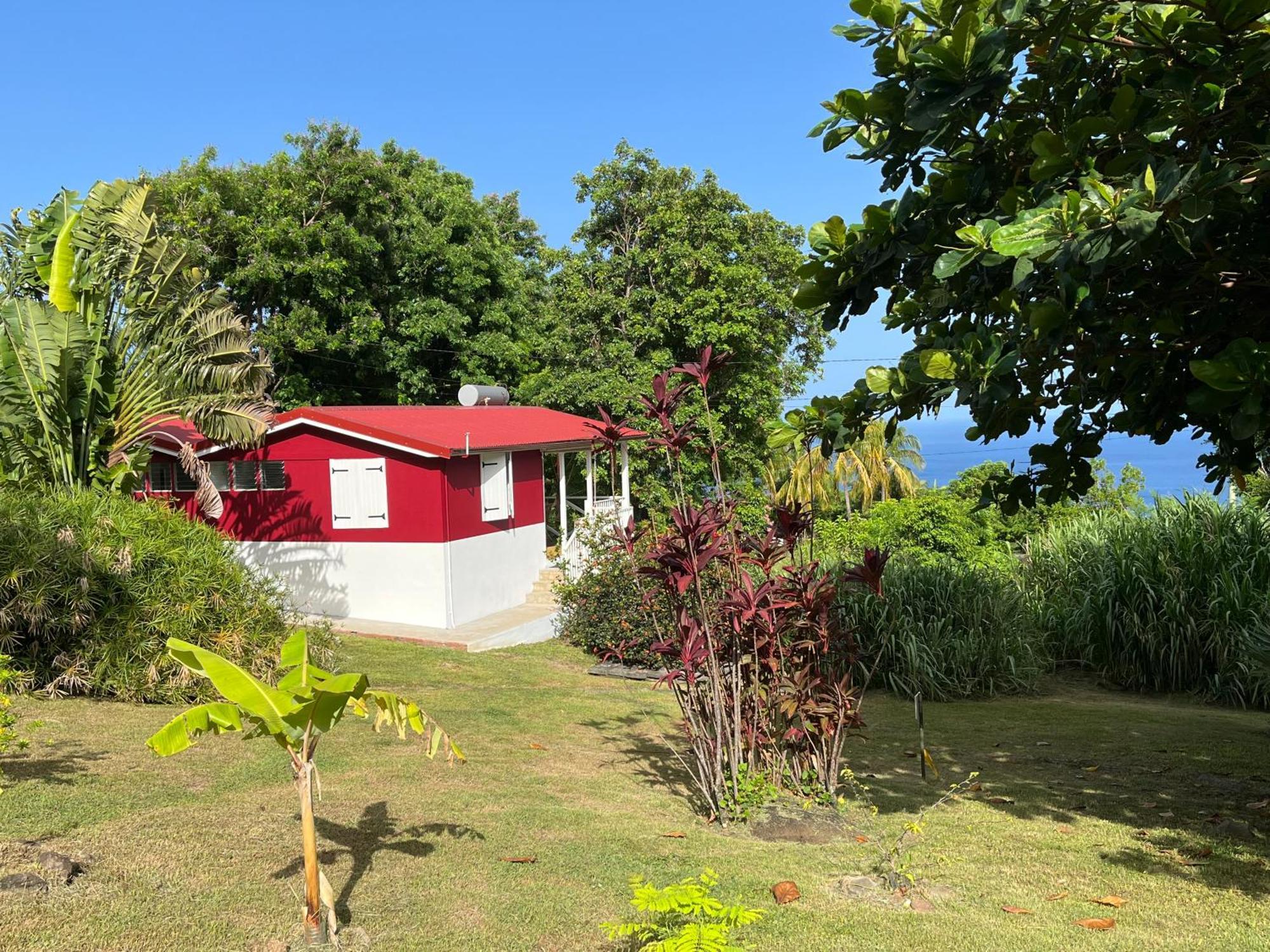 Grand Bungalow Avec Piscine Et Vue Mer Bouillante Exterior foto